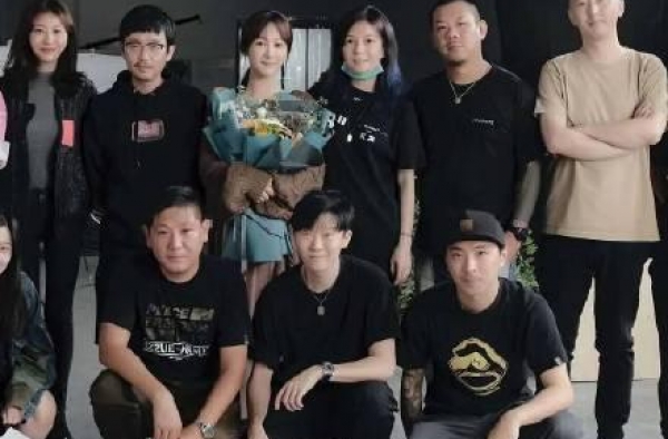 追星赢家！杨紫和偶像合作 参与赵薇作品拍摄