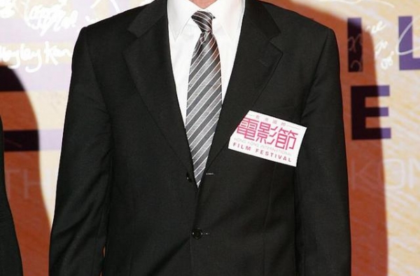 77岁陈惠敏公开承认患肺癌，发现及时在康复中，月初才公布结婚
