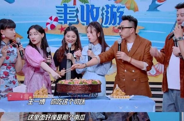 王一博录节目自掐脖子，疑似身体出状况，汪涵连他吃什么都要叮嘱
