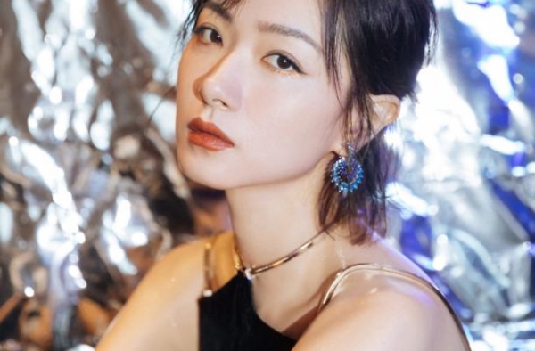 红了果然没好事！万茜藏了多年的老公，还是被媒体拍到了