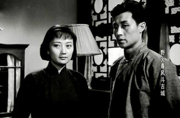 他与王心刚是八一厂王姓“二刚”，《野火春风斗古城》饰演梁队长