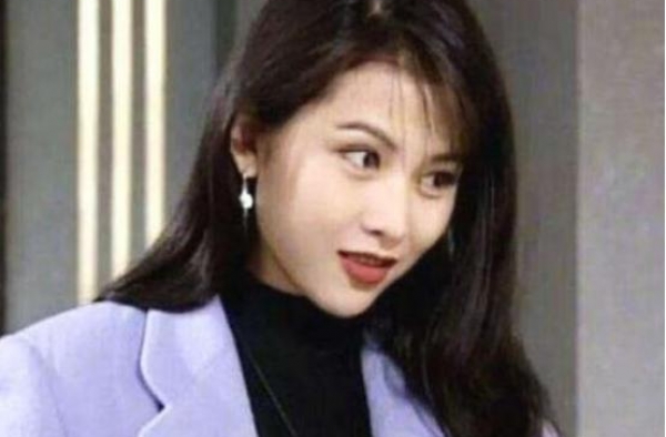 凭美貌赚钱，为母还赌债和刘銮雄地下恋6年，最后选择嫁穷小子