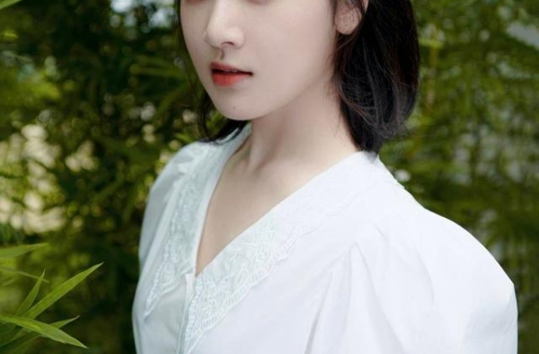 凌美仕，甜甜的小姐姐温柔治愈，是心动的初恋感觉