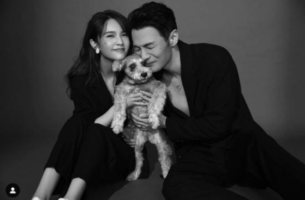 李荣浩发文庆祝出道七周年，网友：你老婆出道20年