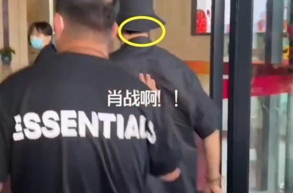 抵制方“狙击”宣告失败，肖战王者归来！眼神坚定，路人被圈粉？