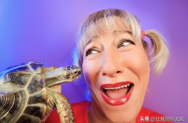 某女谐星隐婚史：曾怀孕流产，爆红前已离婚