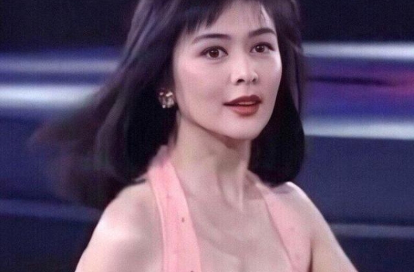 成也萧何败也萧何！关之琳是如何把自己一手好牌给打烂的？