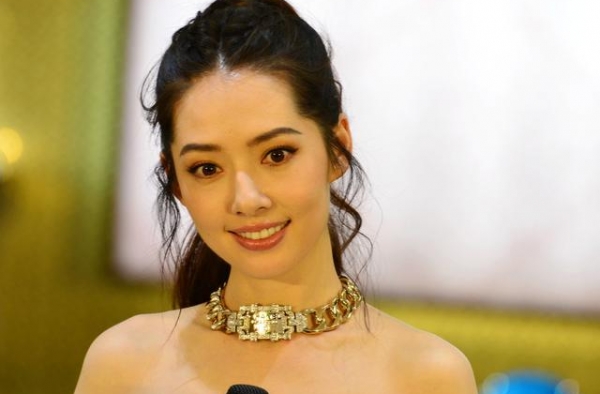 郭碧婷已顺利“卸货”？工作室晒其写真照，与之前状态天差地别