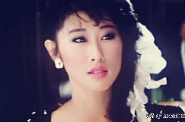 狠心与费翔分手，与闺蜜老公纠缠，叶倩文有什么魅力能如此受欢迎