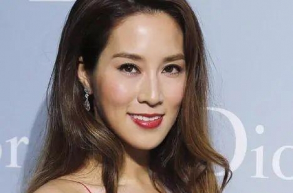 同样是生4胎，为什么吴佩慈被群嘲，而徐子淇成“千亿儿媳”？