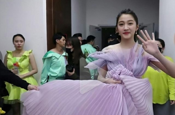 众星云集，告白祖国：杨紫任嘉伦朱一龙王源参加央视国庆晚会