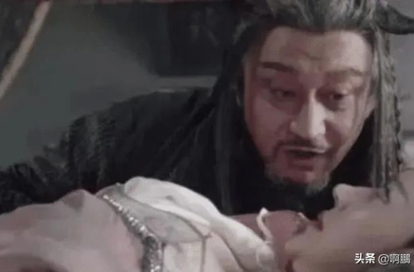 她是《倚天屠龙记》中的“韩姬”，全程零台词，却照样爆红于网络