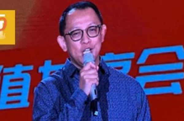 洪涛微笑宣布《歌手2021》停播！8年综艺传奇，为何落幕？
