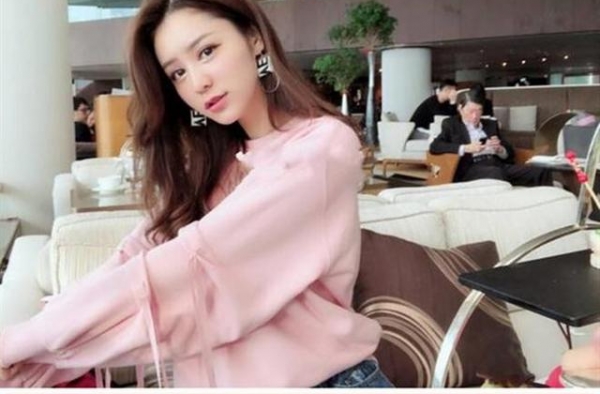 林峯豪掷36万为张馨月订豪华月子中心，旧爱吴千语一人落寞晒照