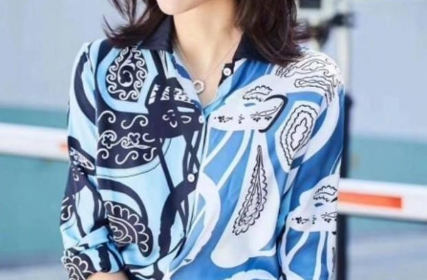 大美女徐静蕾的书法水平不是一般人能够企及