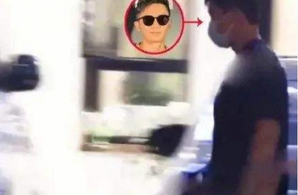 他曾与李晨称兄道弟，却因一个女人闹翻，如今冰释前嫌同现餐厅