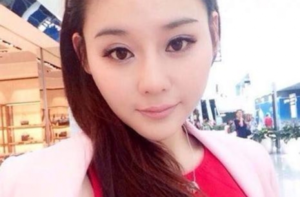 因长相酷似张柏芝而走红，谈恋爱被男友划伤脸，患抑郁症前途尽毁