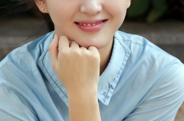 87年甘肃天水女演员徐小飒，清新甜美，时尚迷人