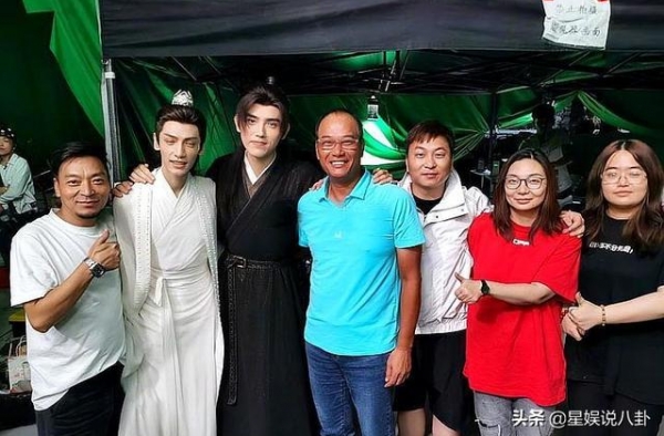 《皓衣行》导演拍摄角度清奇，罗云熙颜值引争议，无滤镜丑态明显