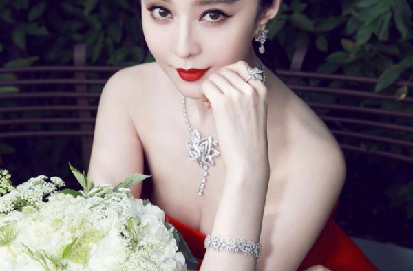 范冰冰最爱的香奈儿，从香水大衣到高跟鞋，全身都是它