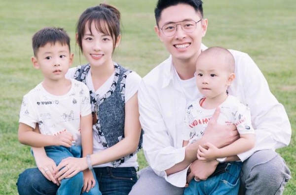 董璇张嘉倪基因真强大，儿女颜值赶超父辈，帅气娇柔看着好养眼