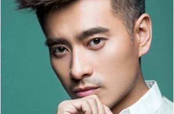 陈龙：一顿饭成就演员梦，相识15天闪婚，如今生活让人羡慕