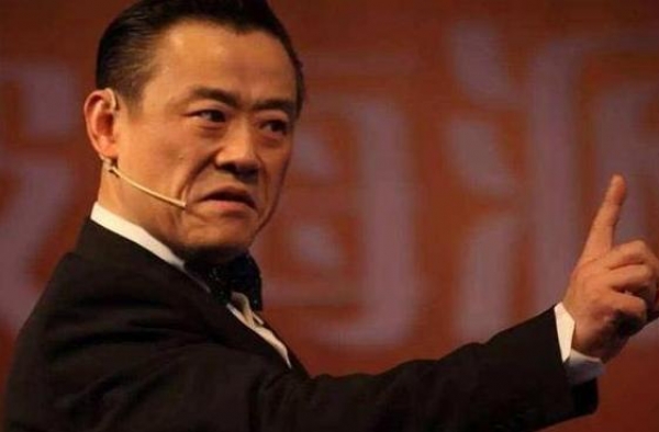 周立波带胡洁逍遥国外，助他发家却两度被抛弃的前妻张洁如今怎样