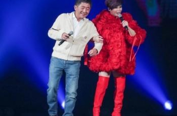 娜娜不能唱、时中可以唱 台网民怒：双标民进党欺人太甚