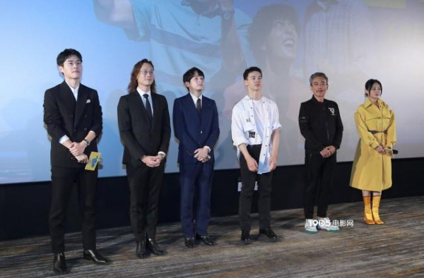 《一点就到家》首映 刘昊然彭昱畅尹昉跳魔性舞