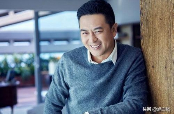 改名的张嘉译领衔演绎《在一起》：走路驼背，真的挺帅