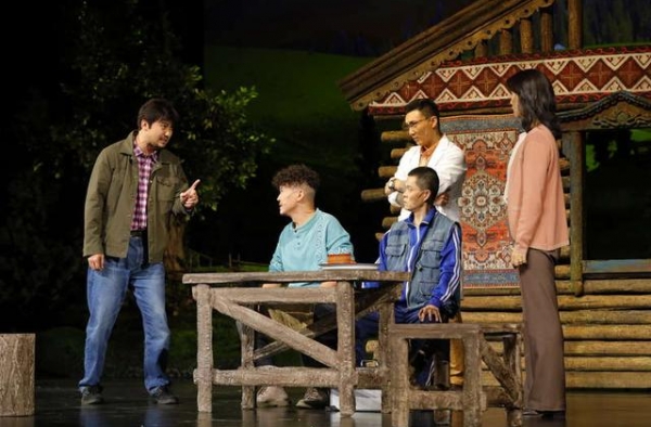 抒情喜剧《那拉提恋歌》国庆首演，爱心和笑声洒满边疆草原