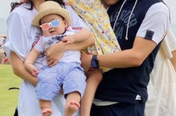 章子怡儿子首次曝光，汪峰基因太强大，没能继承妈妈的美貌