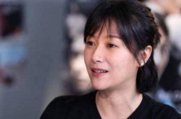 徐静蕾：和黄觉同居五年，王朔称遗产都给她，却和黄立行做不婚族