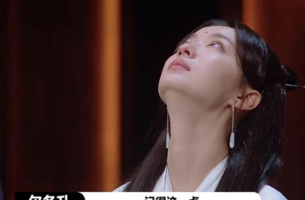 尔冬升不止毒舌，年轻时去拍戏颜值赛小鲜肉，哭戏堪称美男落泪