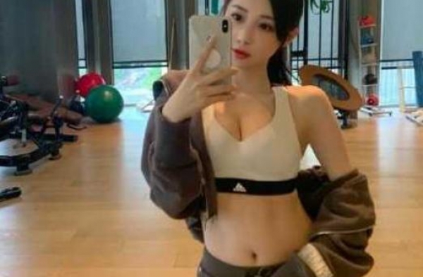 暗示没离婚？潘玮柏娇妻更新社交平台，生活依然奢侈滋润