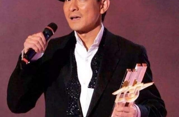 天王刘德华过完60岁生日，转眼间偶像都老了