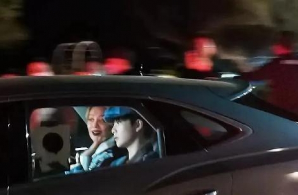 宁静周震南综艺路透曝光，构图像电影场景，站姐审美太赞