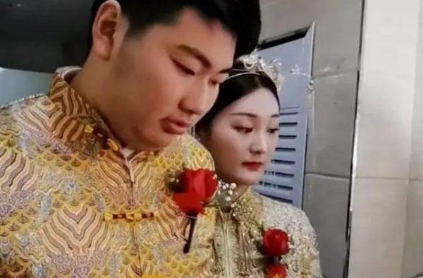大衣哥儿子刚结婚就有人盼着离婚，这些人到底为何痛恨大衣哥？