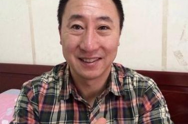 赵本山得意弟子张小光：为逃55块高速费，被收费杆砸中丧命黄泉