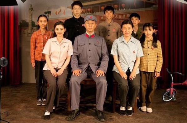 《父母爱情》里崭露头角，家人全是演员，出道13年却仍不红
