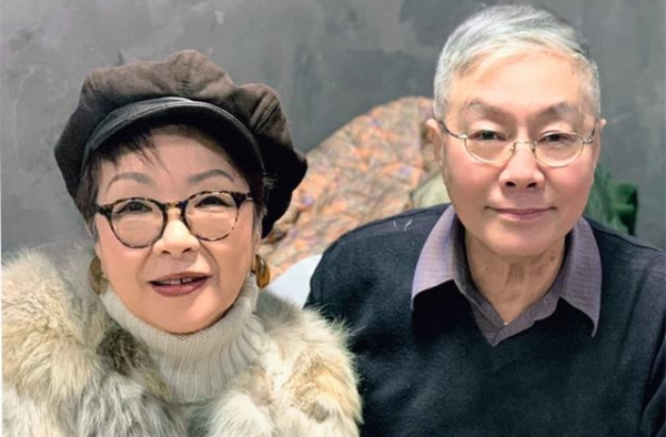 曾江前妻被曝中风，每天要吃11粒药，疫情筹款时霍启刚夫妇现身