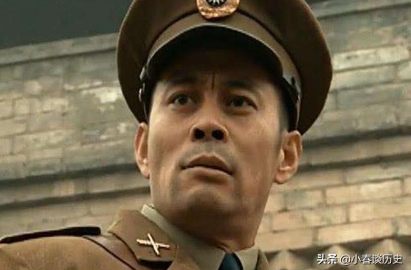 《亮剑》楚云飞作为军人，离开大陆，自己默默的带走一捧黄土