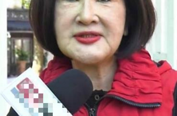 68岁女星贴身衣物被偷，发私照给男友求安慰，称衣物失窃很荣幸
