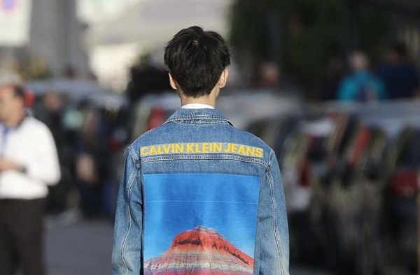 真不是一人？岳云鹏与全球分鹏难辨你我，女版TFBOYS好甜