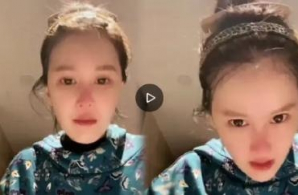 赵本山女儿球球直播卸妆，自曝鼻子是假的，前男友曾公开她变脸
