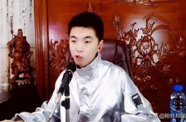 我们就到这里吧，李雨蒙发文欲离婚，赵小磊“来件袈裟”要出家