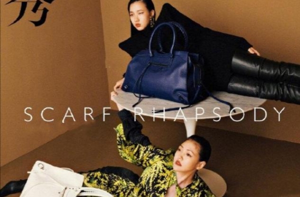 小S和大女儿首次合体登封，烫同款发型穿西装，美得像姐妹