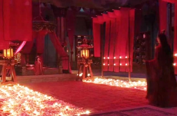 《琉璃美人煞》被删片段揭秘，鸟尊抱着“隐形人”，鱼人泪藏玄机