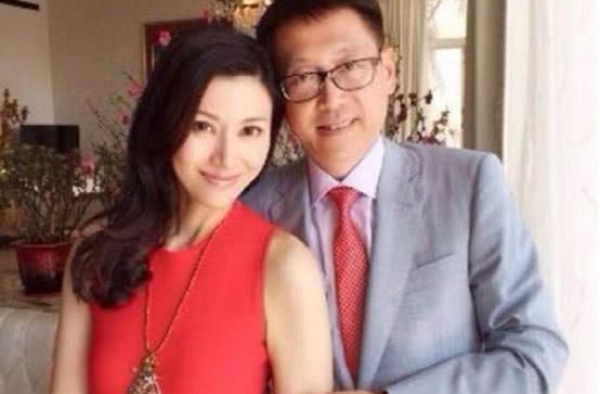 一起看李嘉欣的豪宅：全屋只刷大白墙，装修却简约大气又很稳重