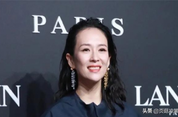 章子怡近照认不出，苹果肌凸起发际线超高，为真爱生二胎代价太大